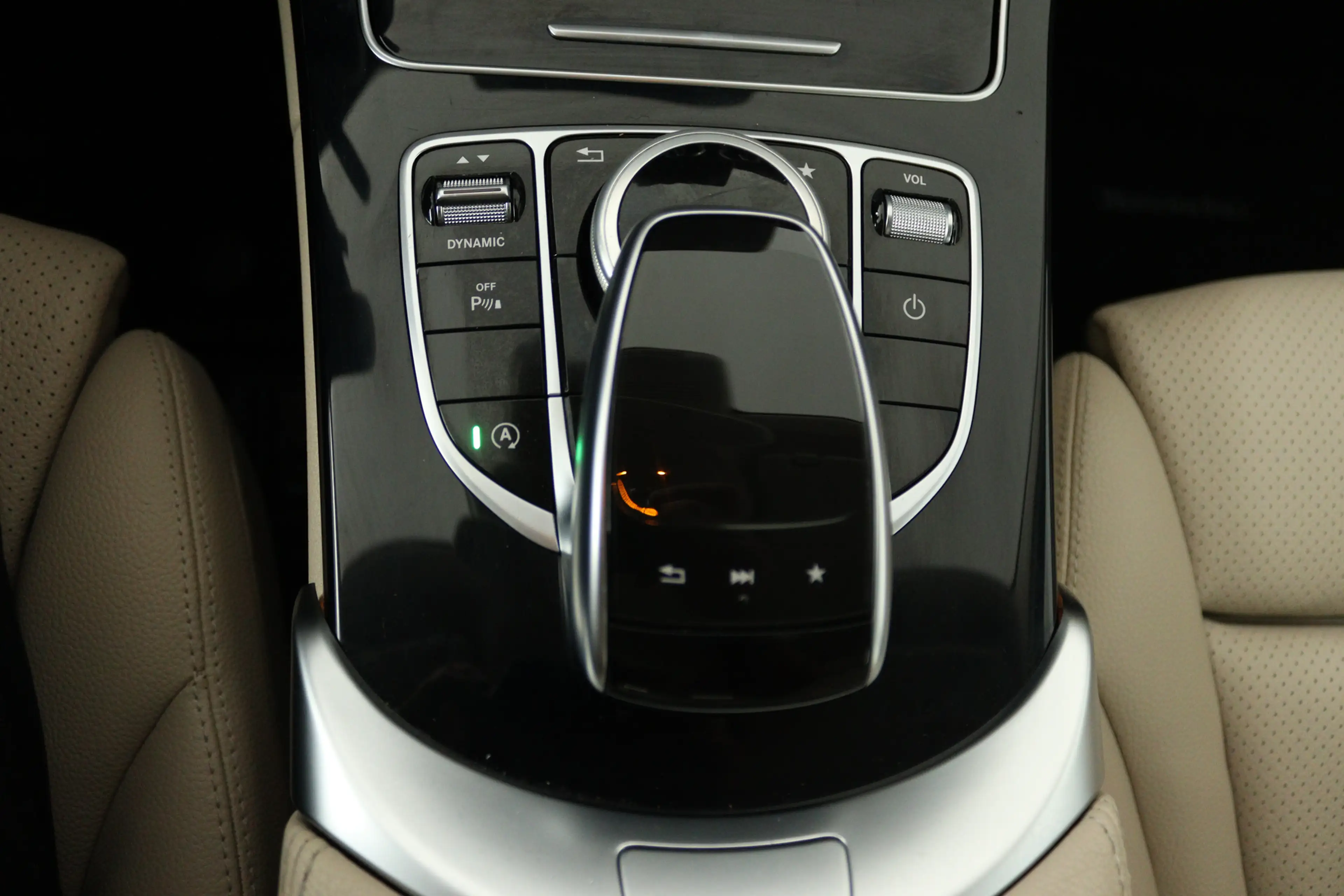 Mercedes-Benz C 180 Estate Business Solution AMG (TREKHAAK, SFEERVERLI — photo 17