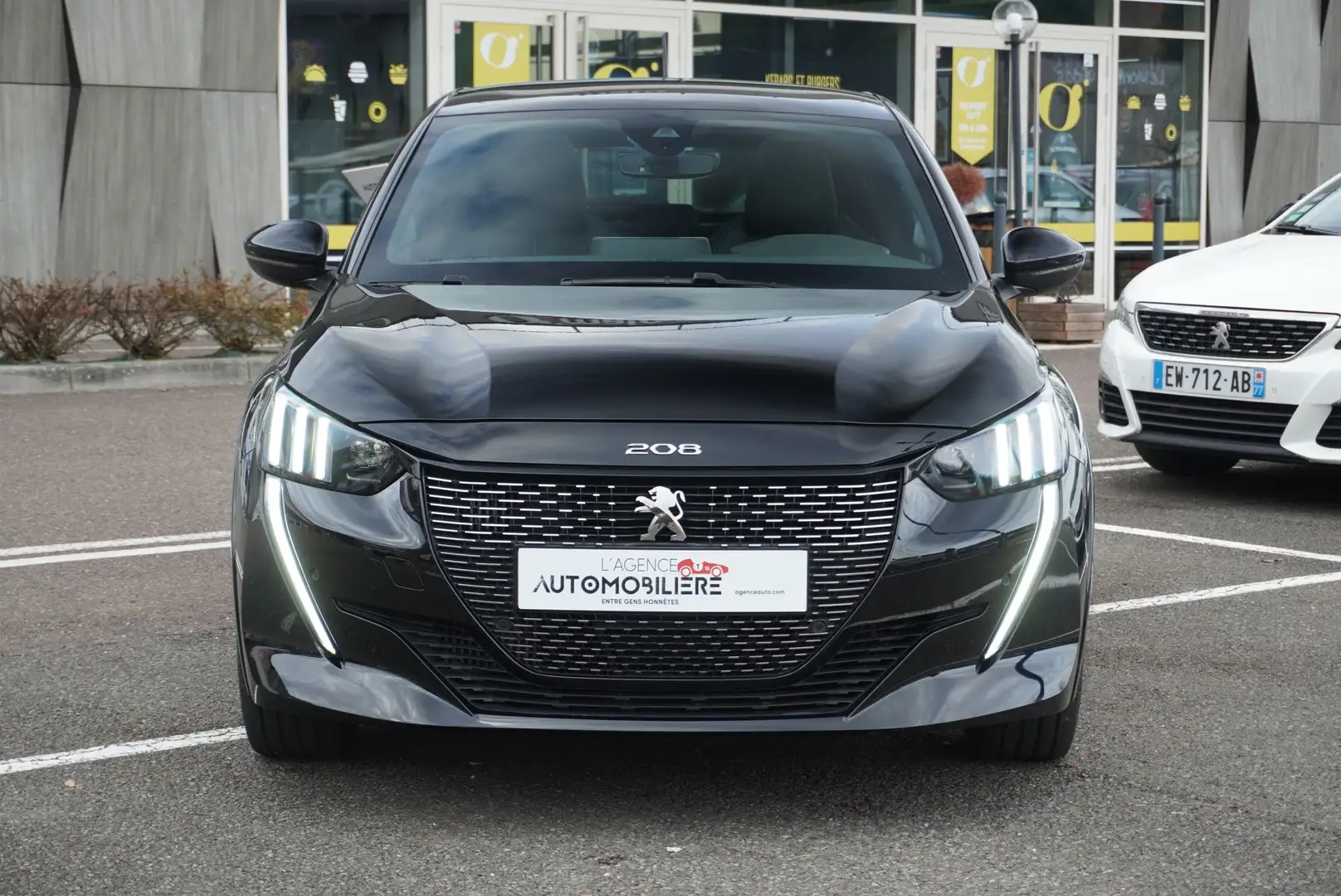 Peugeot e-208 1.2 PureTech 130 ch EAT8 GT Toit Panoramique Schwarz - 2