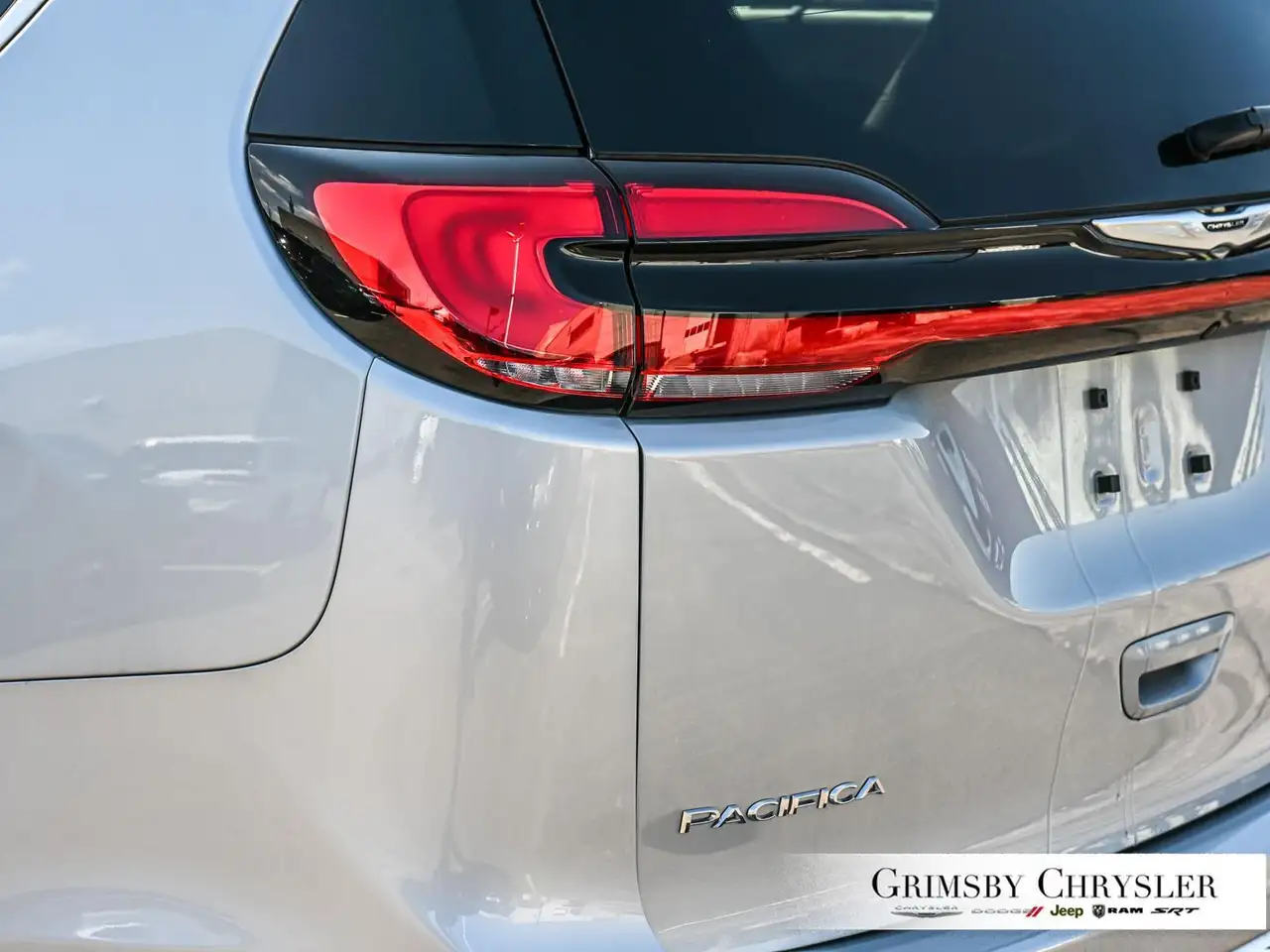 Chrysler Pacifica снимка Chrysler Pacifica