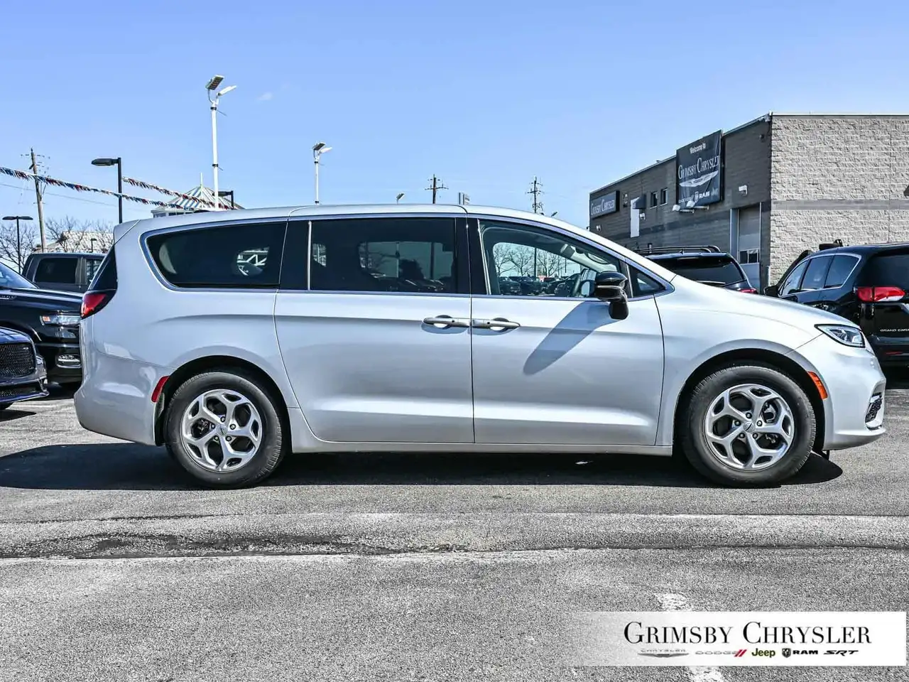 Chrysler Pacifica снимка Chrysler Pacifica