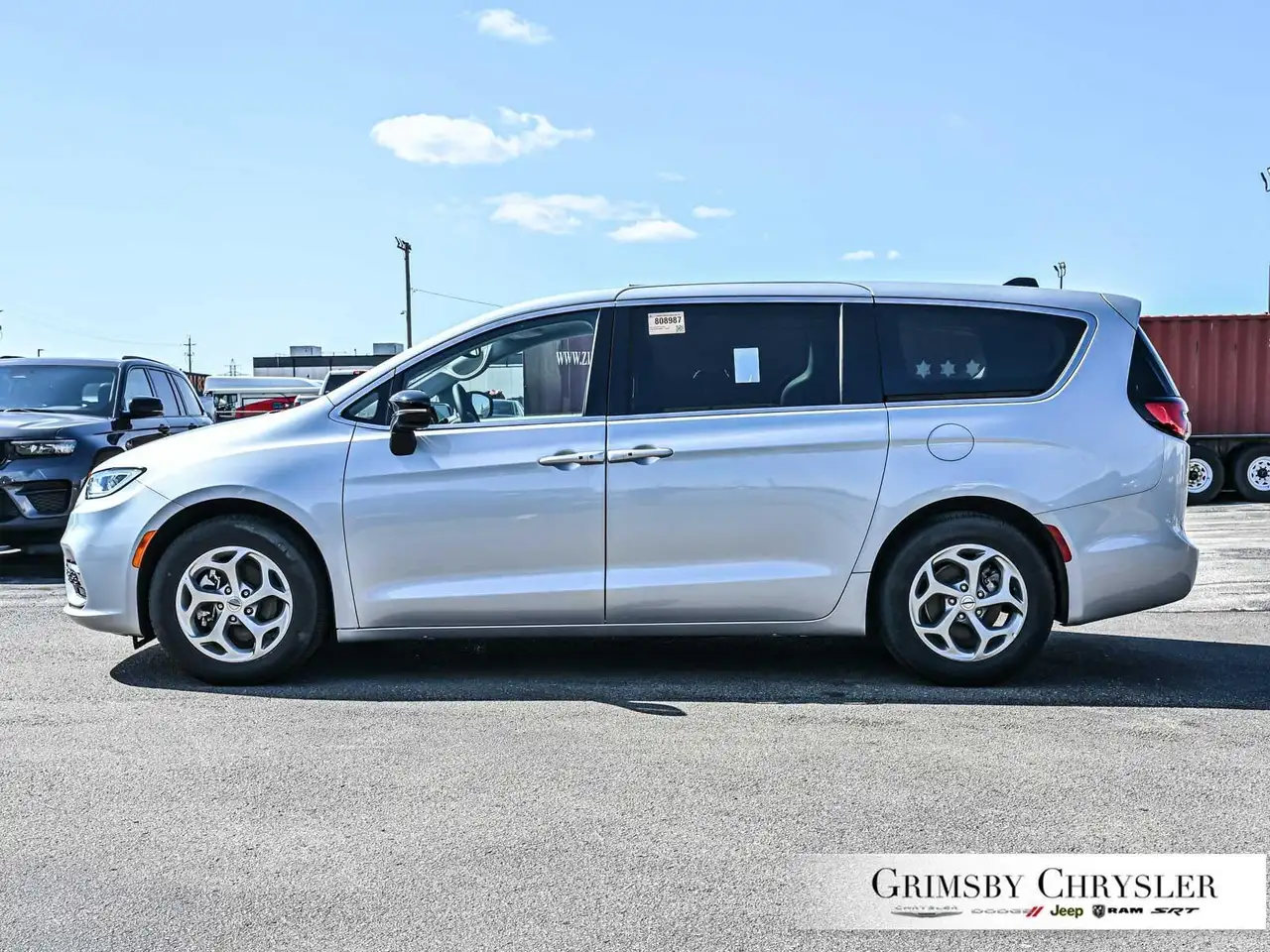 Chrysler Pacifica снимка Chrysler Pacifica