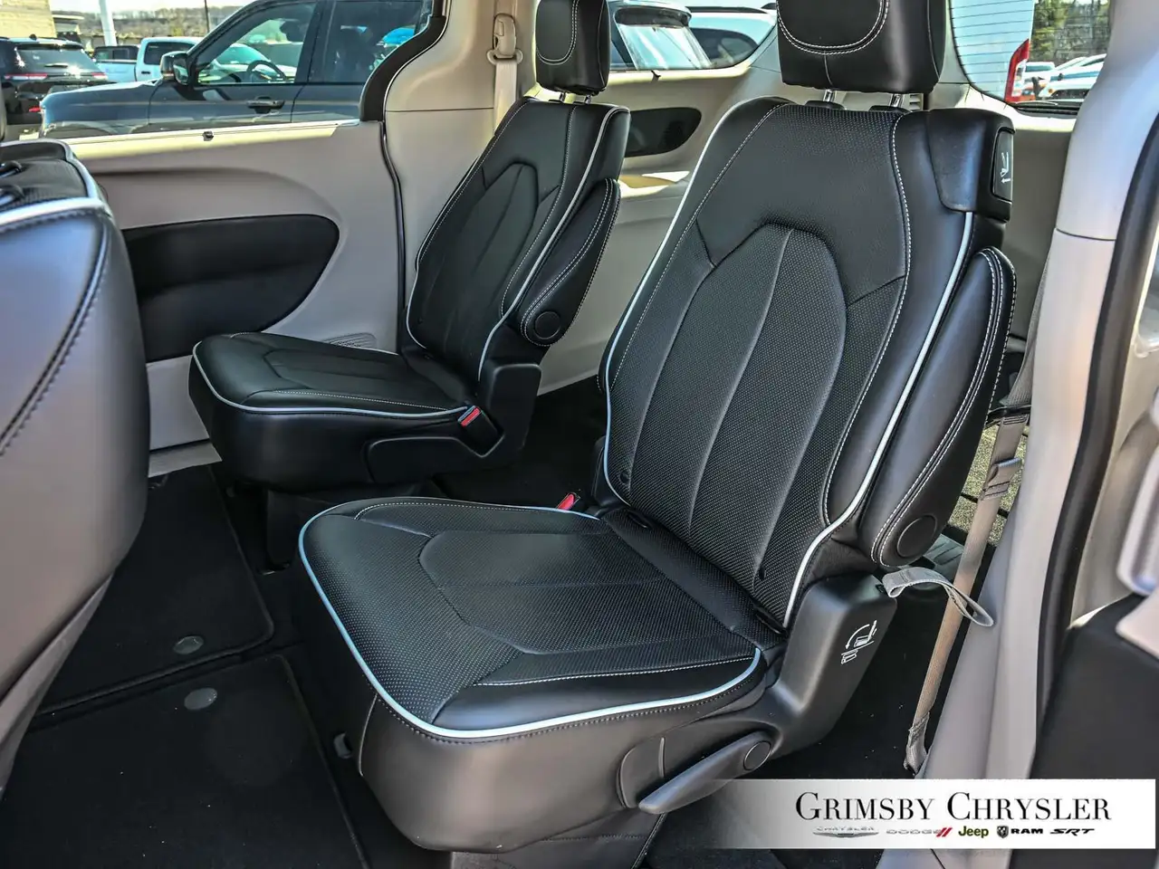 Chrysler Pacifica снимка Chrysler Pacifica