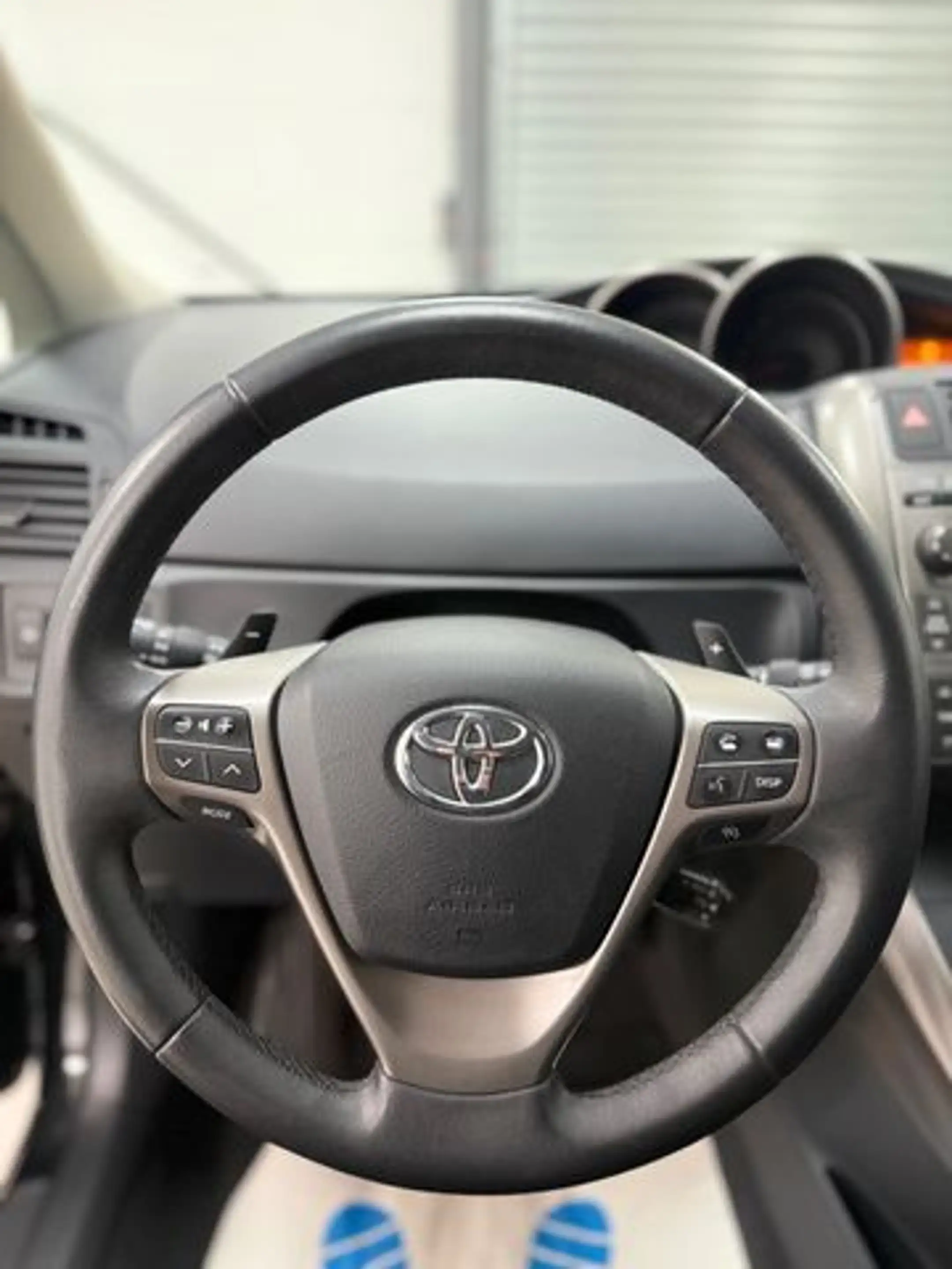 Toyota Verso Executive*TEMP*KLIMAAUTO*7 SITZER* — photo 15