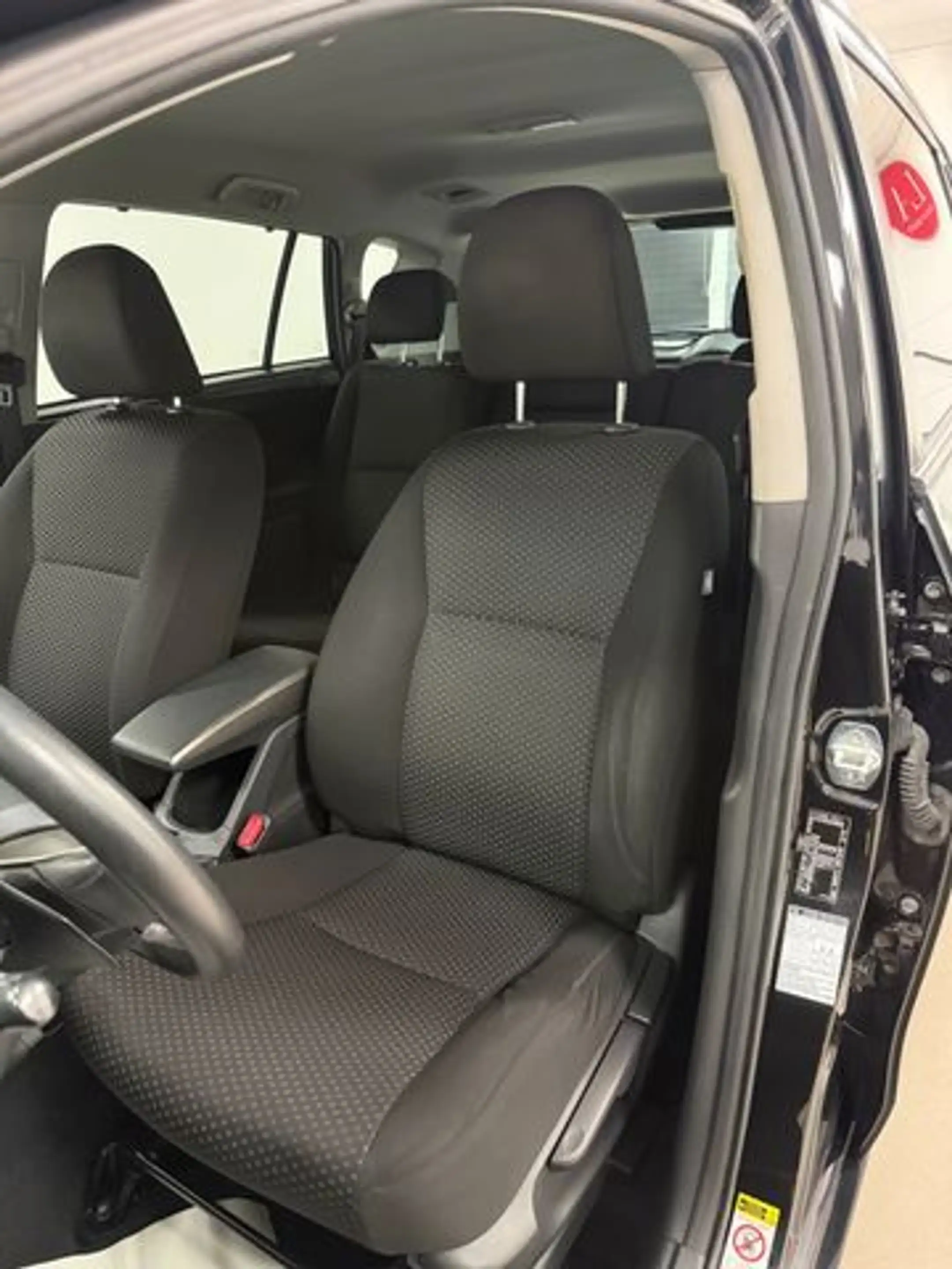 Toyota Verso Executive*TEMP*KLIMAAUTO*7 SITZER* — photo 9