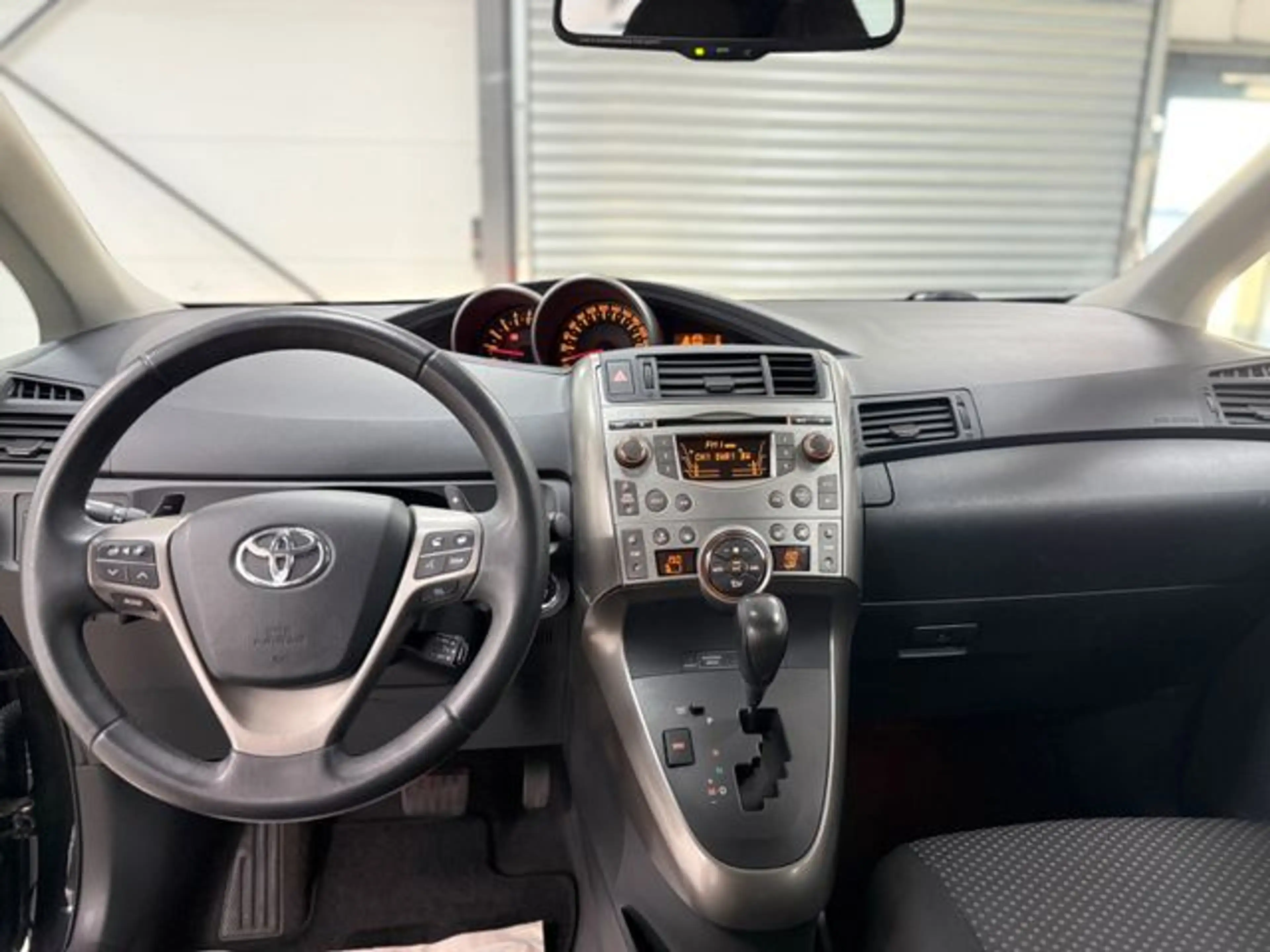 Toyota Verso Executive*TEMP*KLIMAAUTO*7 SITZER* — photo 8