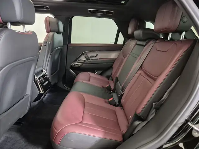 Land Rover Range Rover Sport view 5