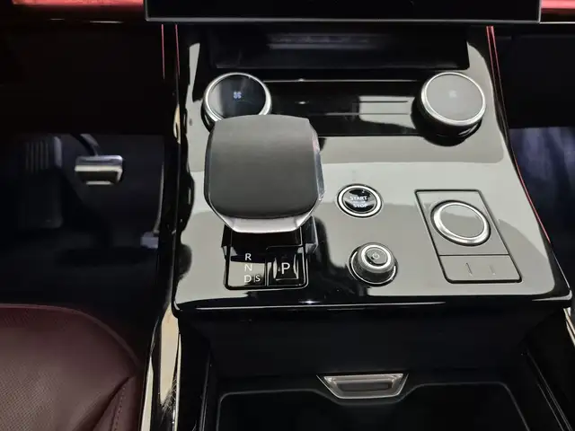 Land Rover Range Rover Sport view 11