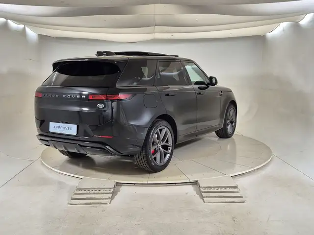 Land Rover Range Rover Sport view 2
