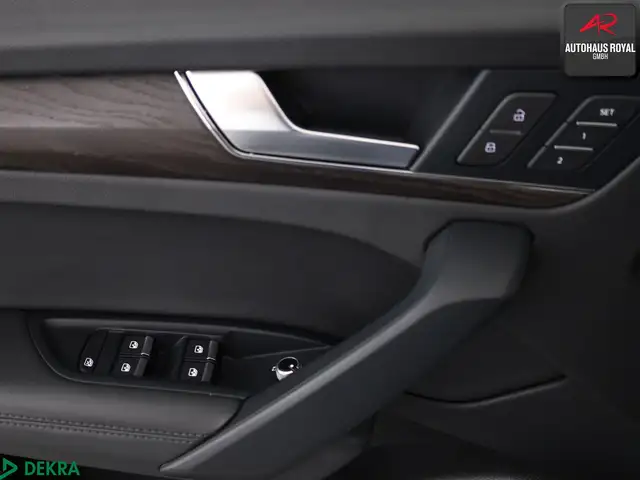 Audi Q5 view 14