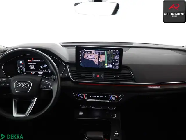 Audi Q5 view 9