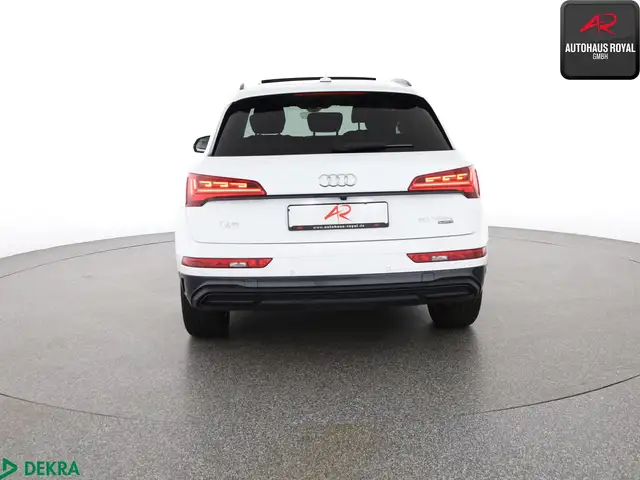 Audi Q5 view 4