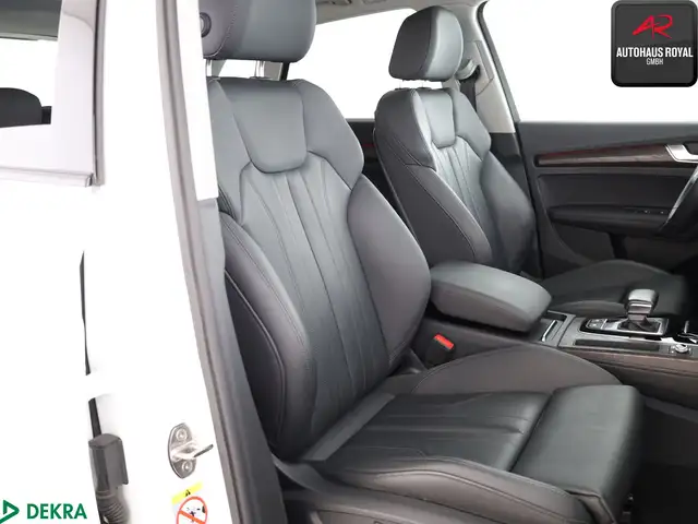 Audi Q5 view 11