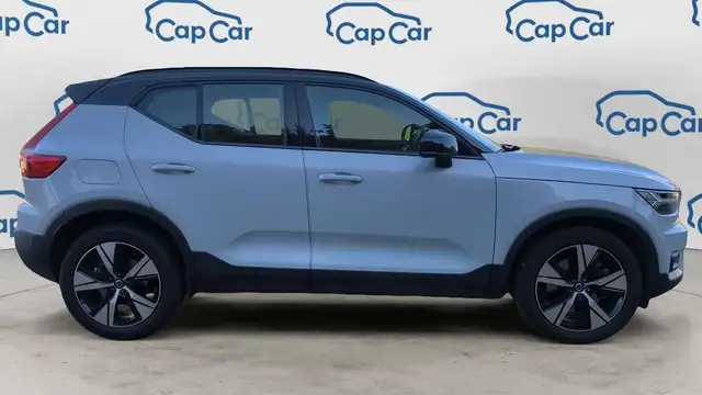 Volvo XC40 view 4