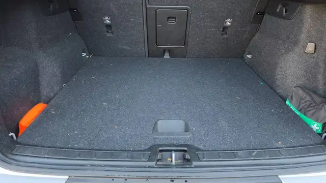 Volvo XC40 view 14