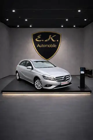Mercedes-Benz A 180 BlueEfficiency Navigation, PDC, Klima, MFL, SHZ!!