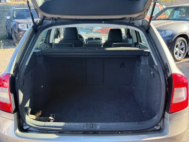 Skoda Octavia view 11