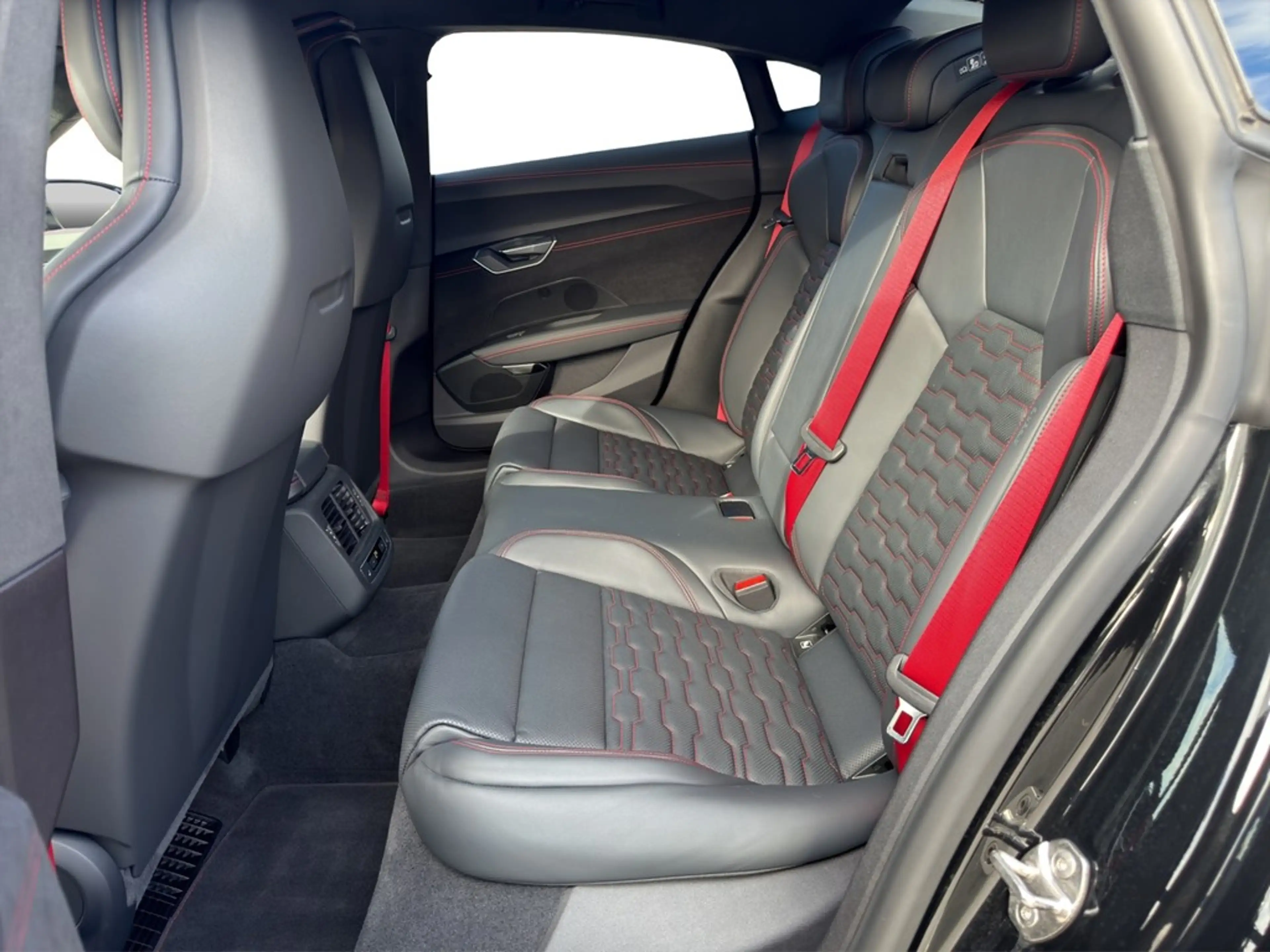 Audi RS e-tron GT performance quattro DCC MATRIX*KERAMIK*NAV*HEAD... — photo 22