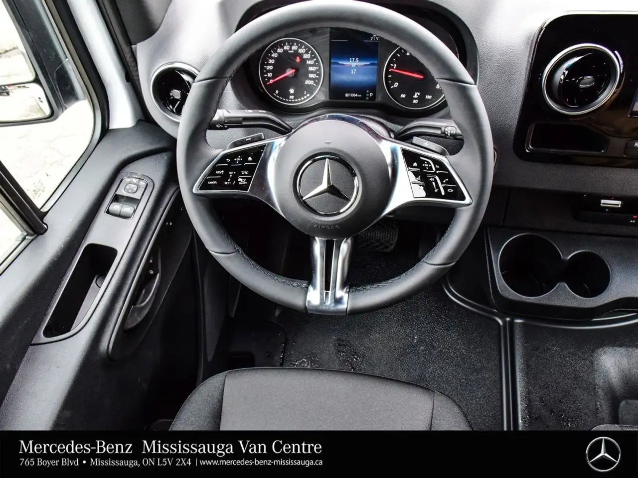 Mercedes-Benz Sprinter снимка Mercedes-Benz Sprinter
