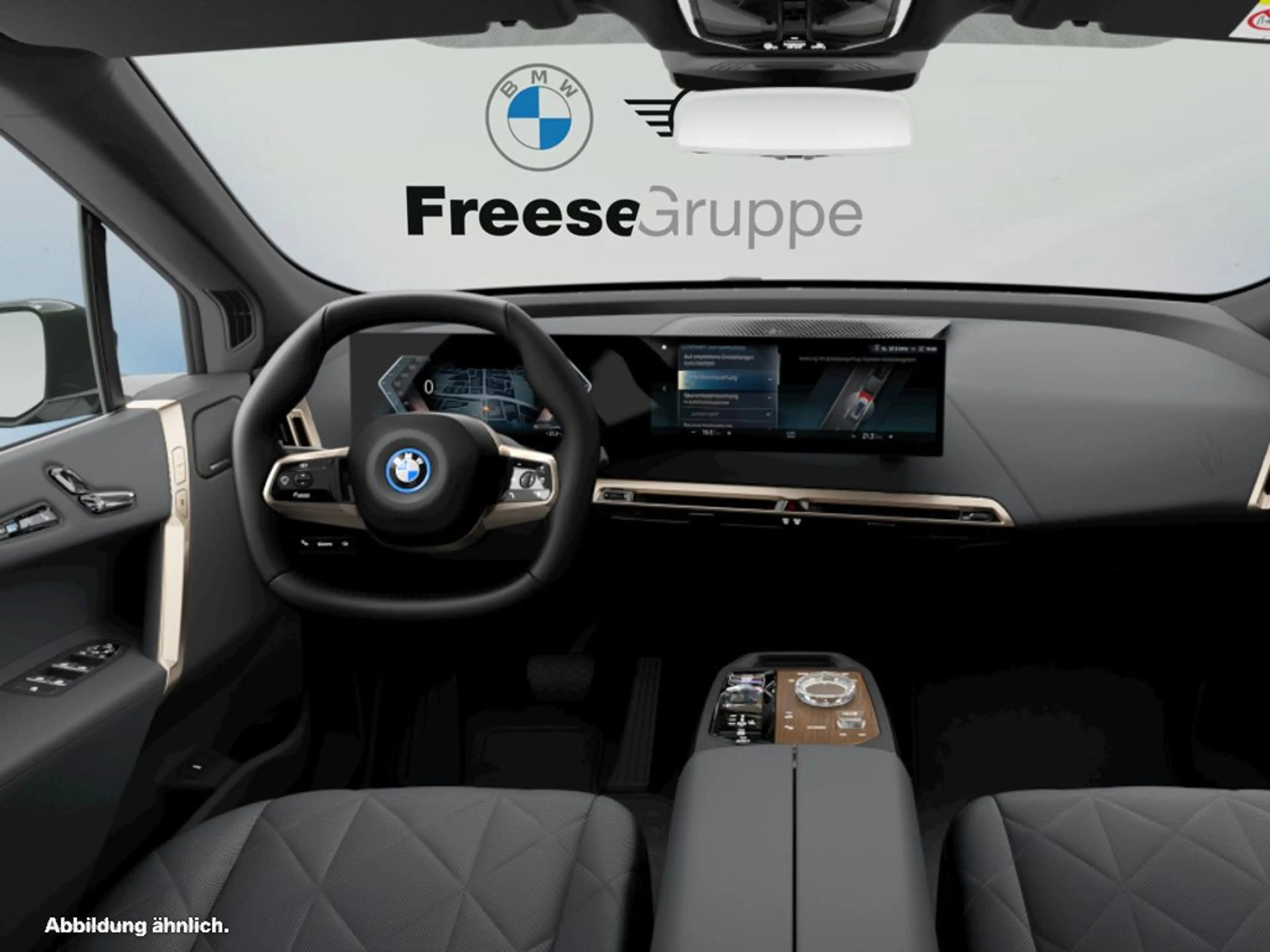 BMW iX xDrive50 — photo 4