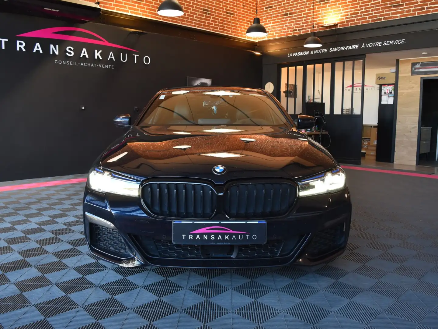 BMW 530 530d TwinPower Turbo xDrive 286 ch BVA8 M Sport Чорний - 2