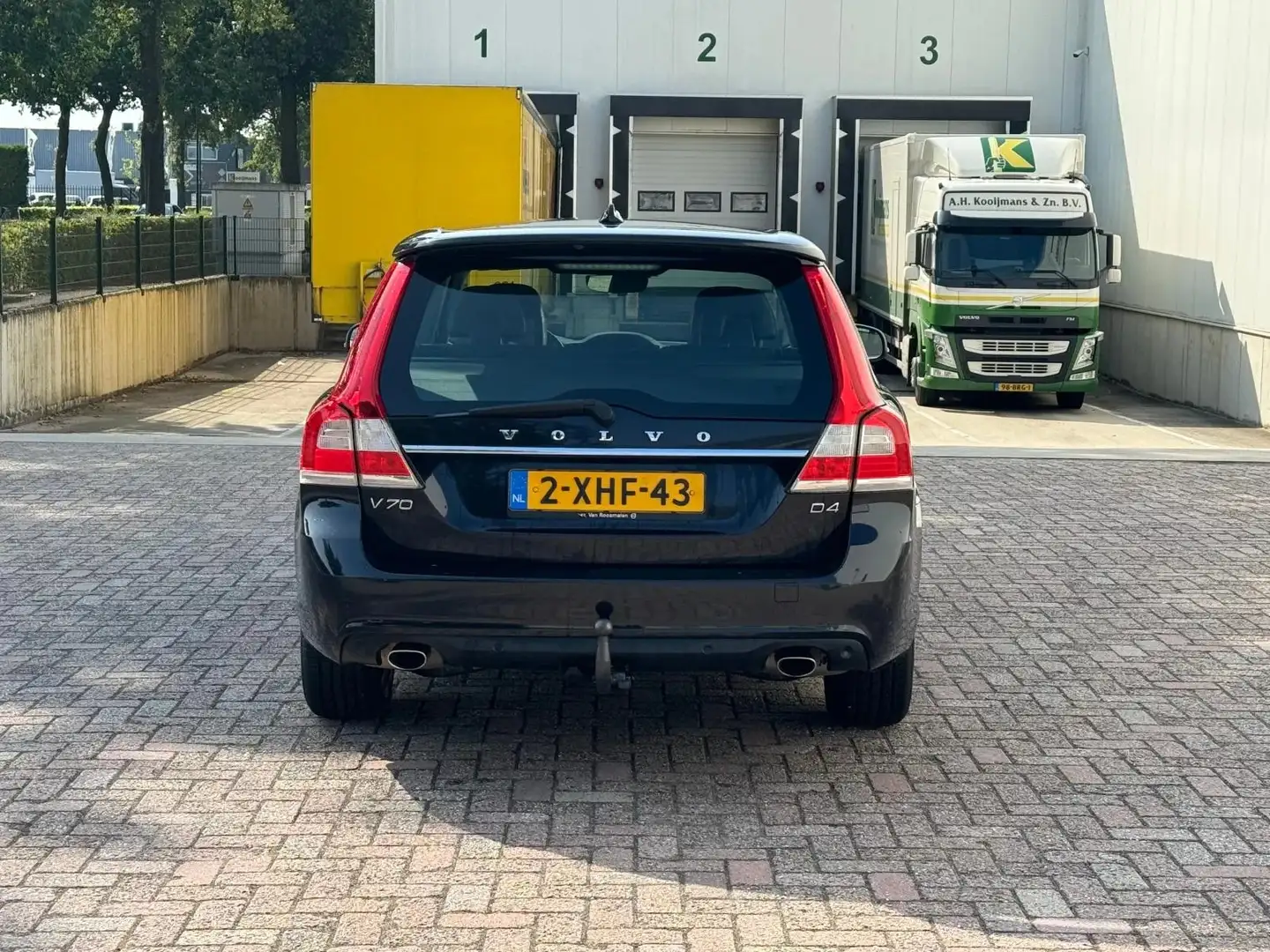 Volvo V70 2.0 D4 Zwart - 2