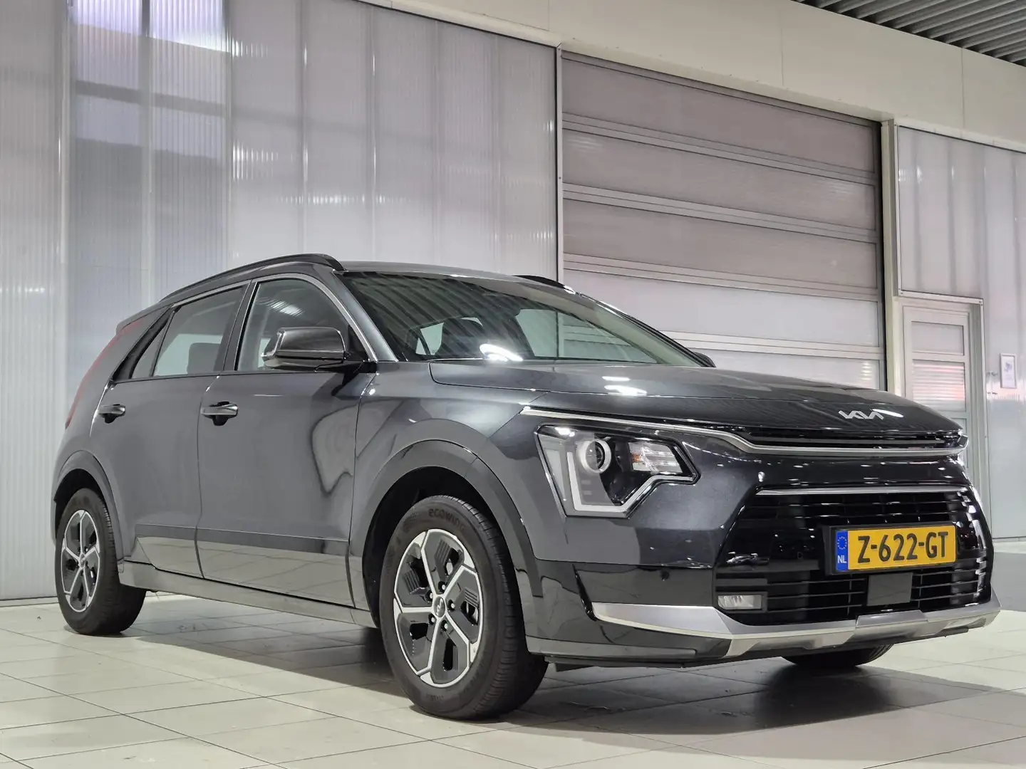 Kia Niro 1.6 GDi Hybrid DynamicLine Grijs - 2