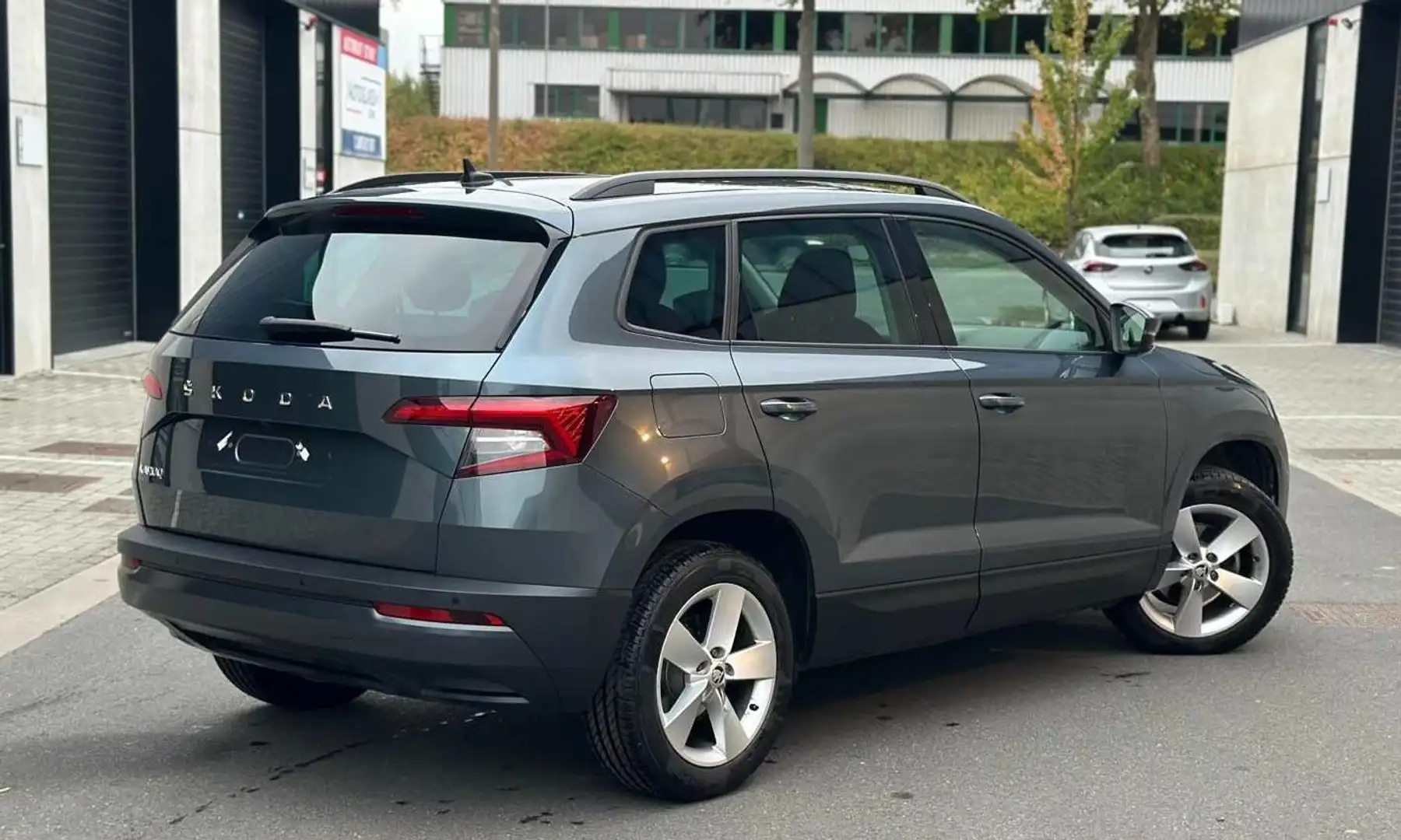 Skoda Karoq 2.0 TDi Ambition DSG Navi/Keyless/Led TVA Gris - 2