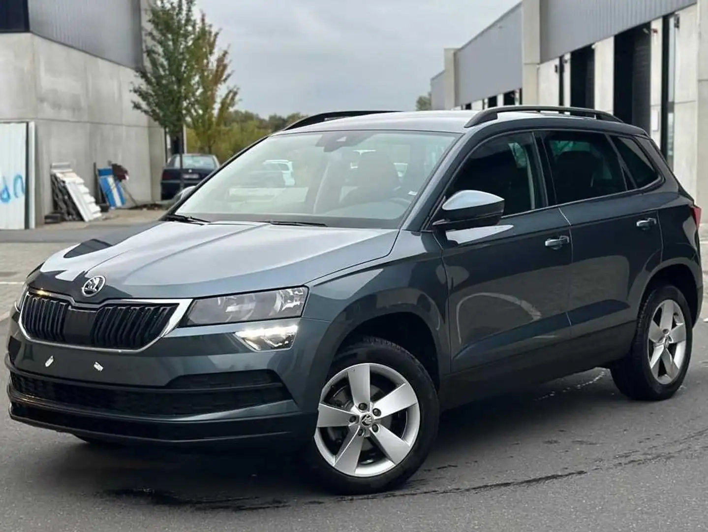 Skoda Karoq 2.0 TDi Ambition DSG Navi/Keyless/Led TVA Gris - 1