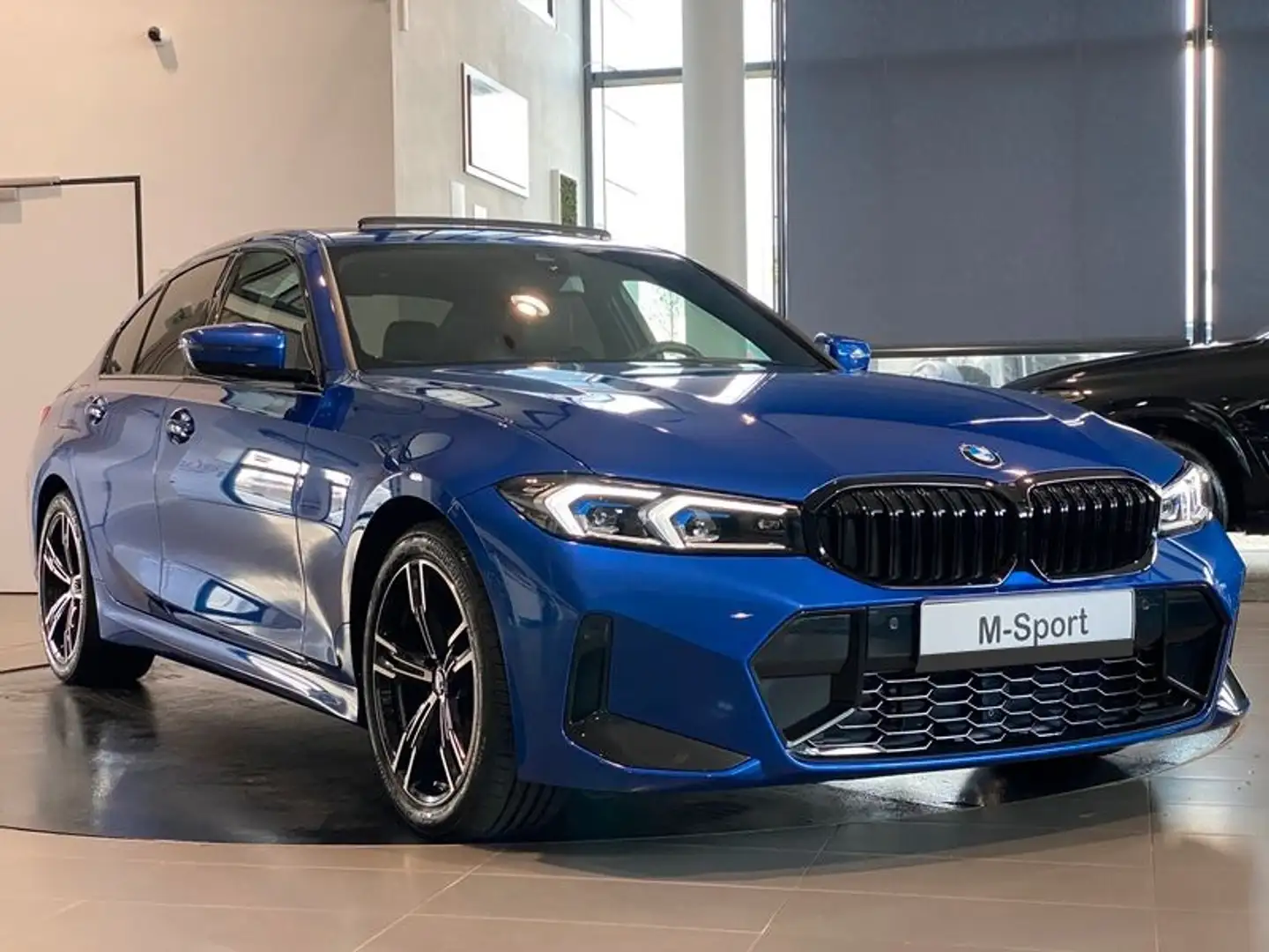 BMW 320 i xDrive Msport Blue - 2