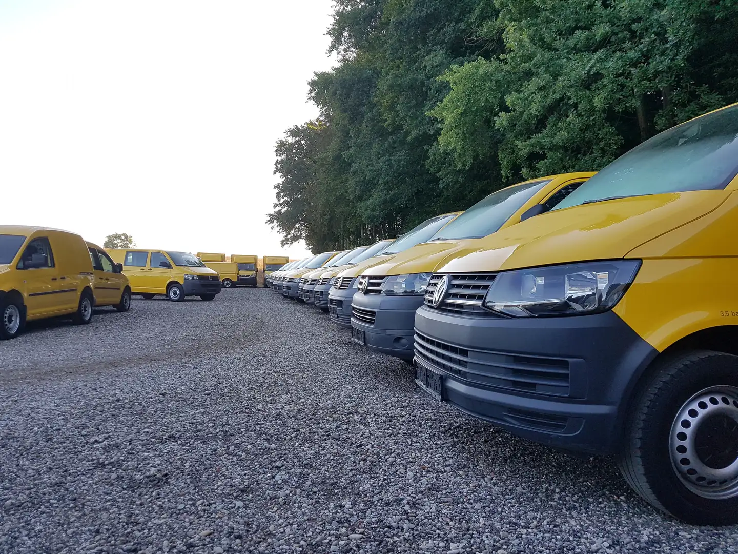 Volkswagen T5 Transporter 2.0TDI EU5*2xSchiebetüre*1.Hand* Gelb - 1