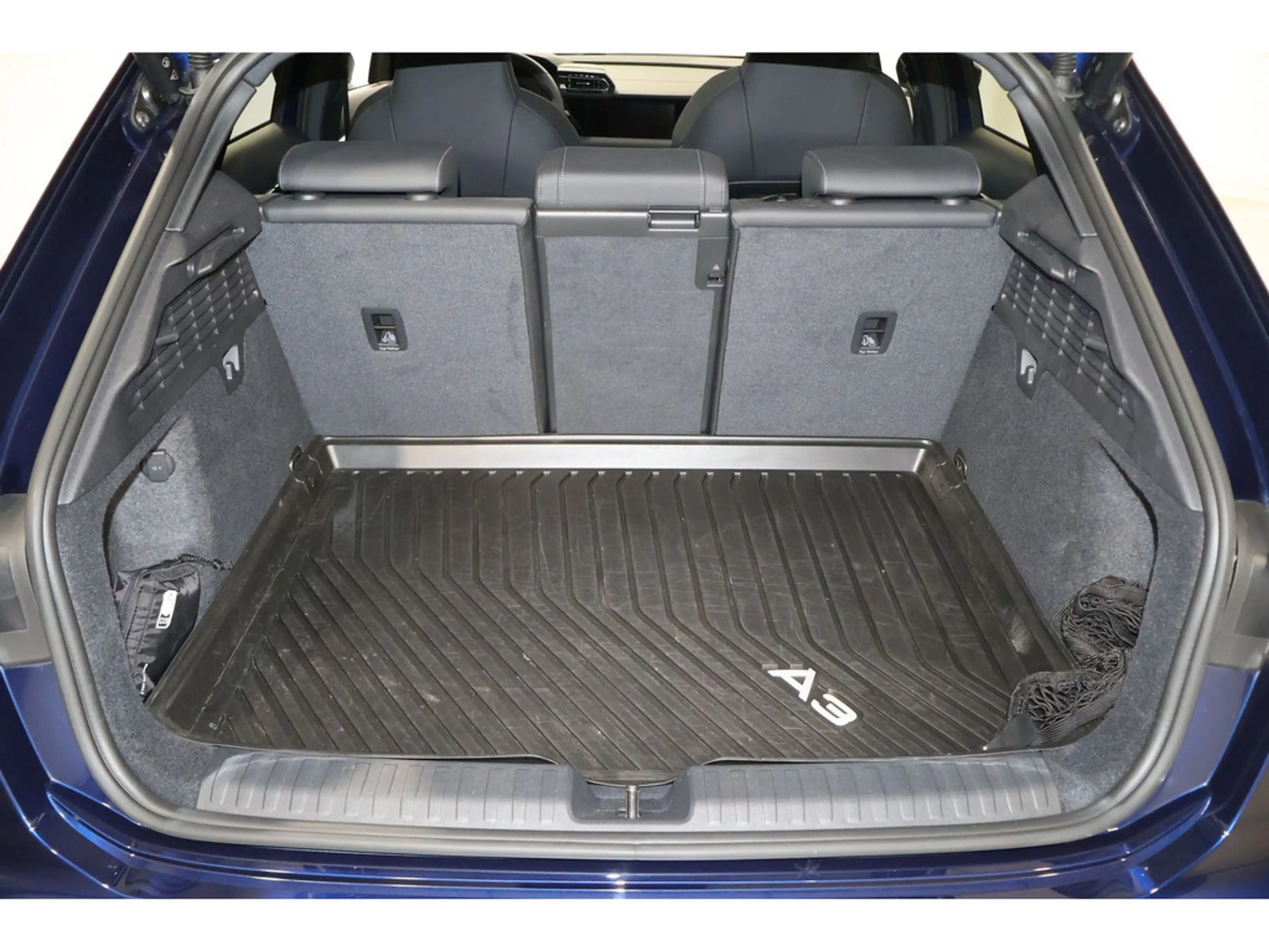 Audi S3 Sportback 2.0 TFSI quattro Pano*Matrix*R-Kamera * — photo 7