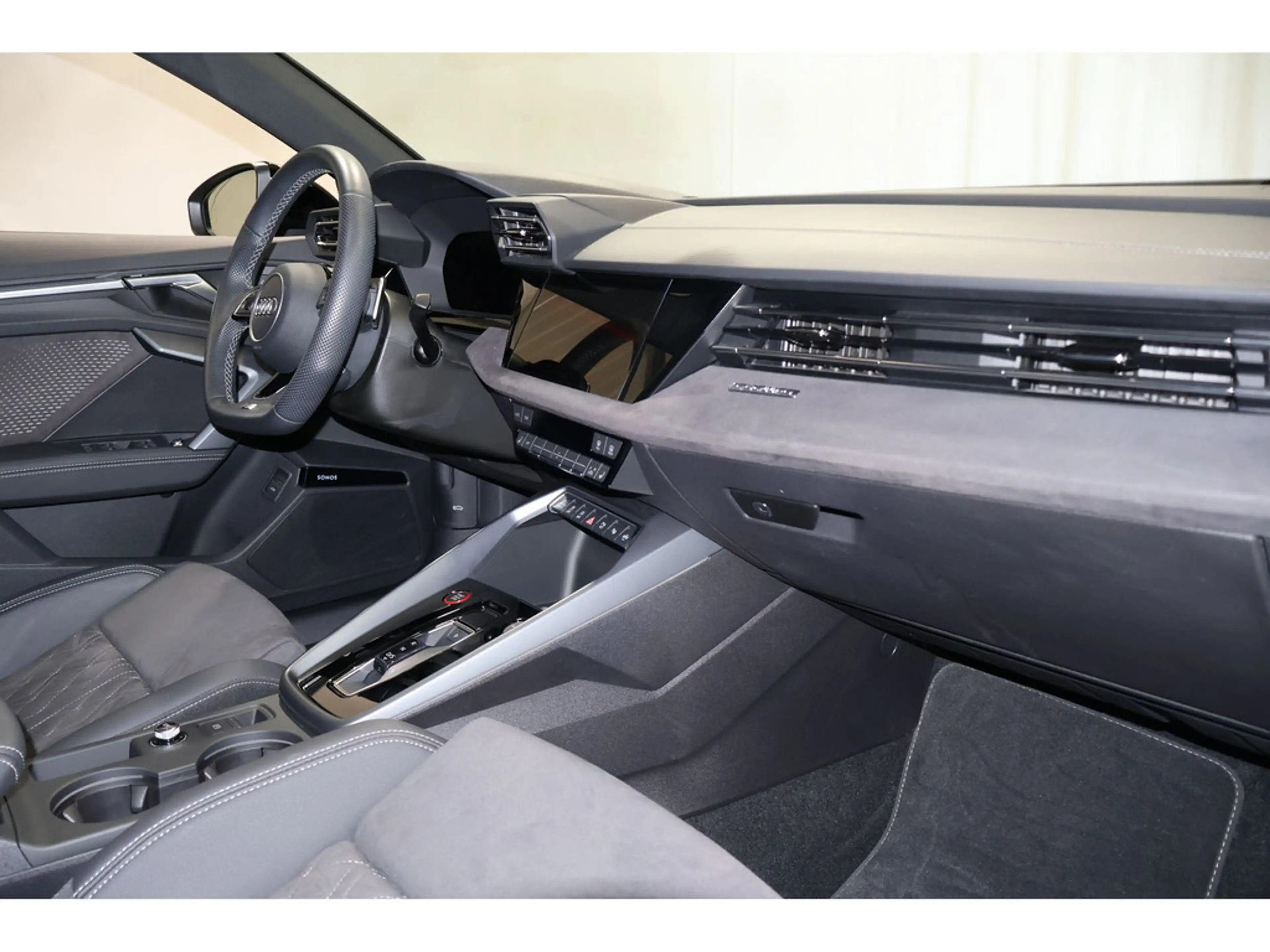 Audi S3 Sportback 2.0 TFSI quattro Pano*Matrix*R-Kamera * — photo 8