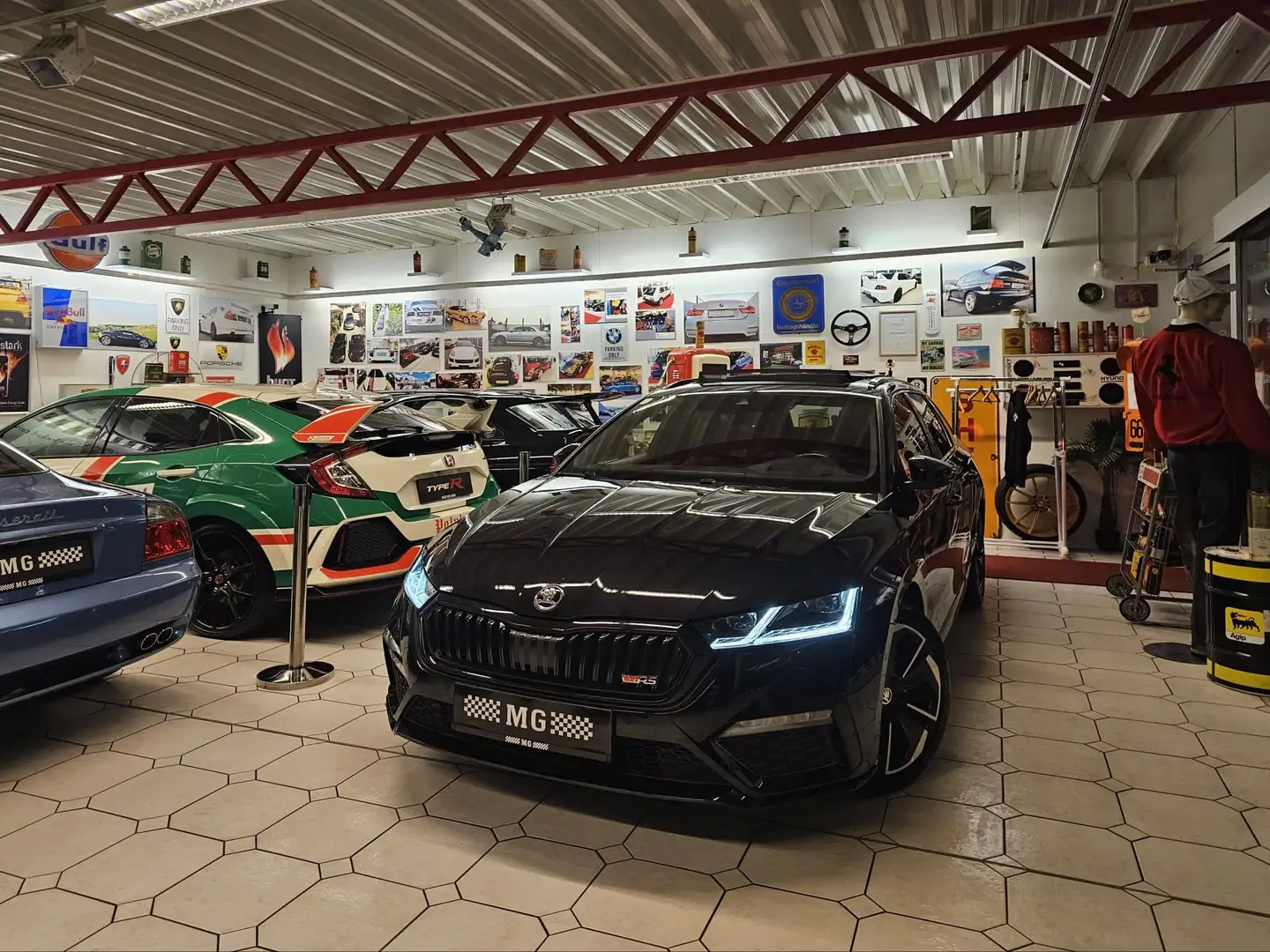 Skoda Octavia RS Panorama Schwarz - 2