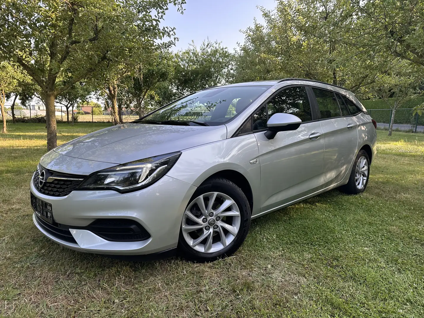 Opel Astra Sports Tourer 1.6 CDTi EU6.2) Zilver - 1