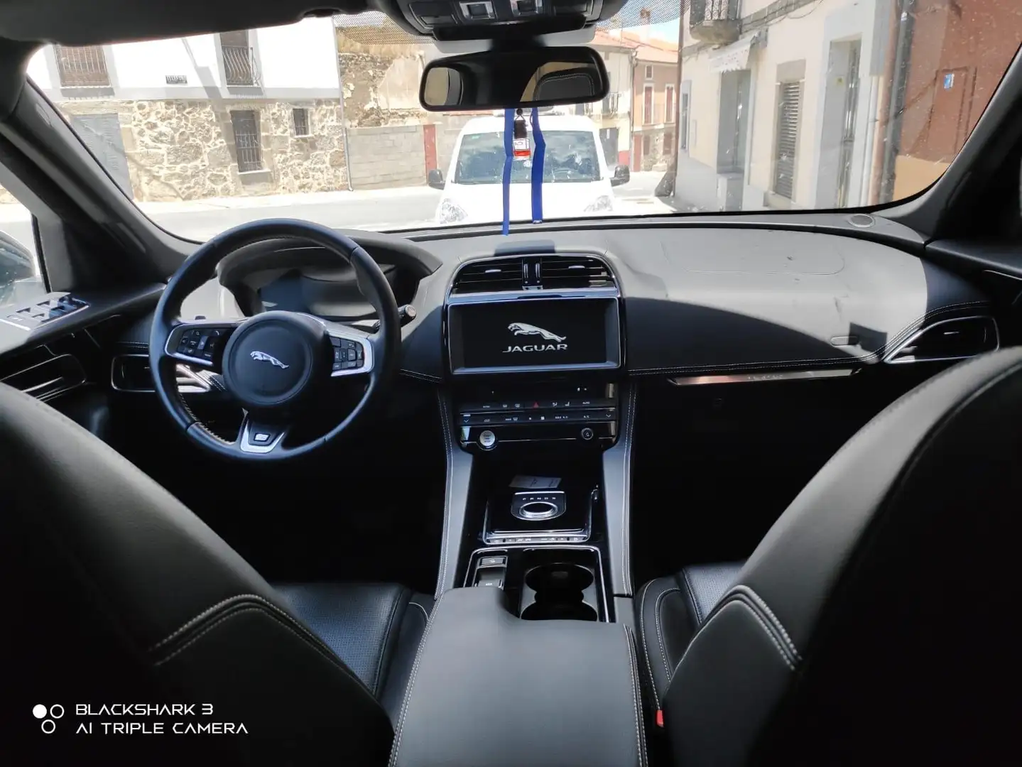Jaguar F-Pace 2.0 i4 R-Sport Aut. AWD 300 - 2