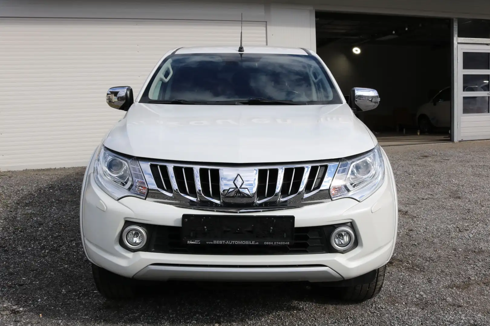 Mitsubishi L200 2.5l DI-D Diamant Edition Білий - 2
