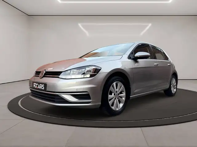 Volkswagen Golf view 5