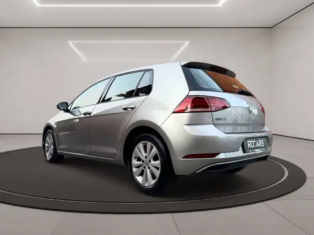 Volkswagen Golf view 8