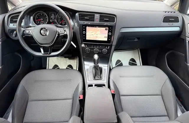 Volkswagen Golf view 14