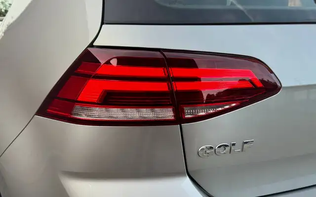 Volkswagen Golf view 9