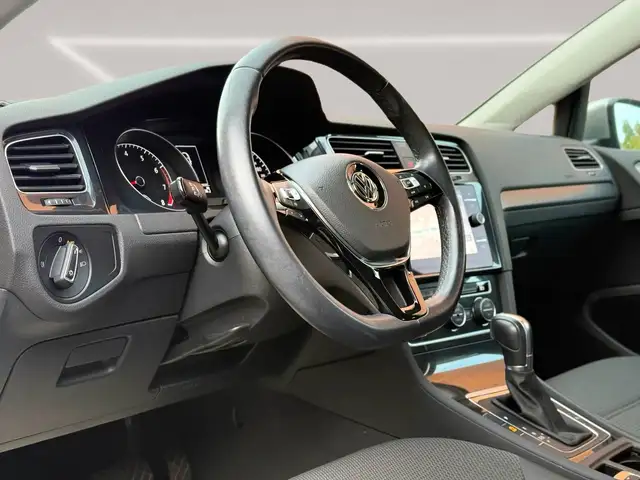 Volkswagen Golf view 10