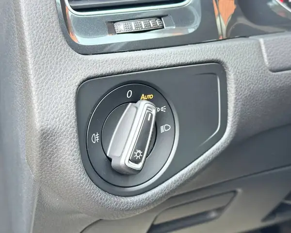 Volkswagen Golf view 13