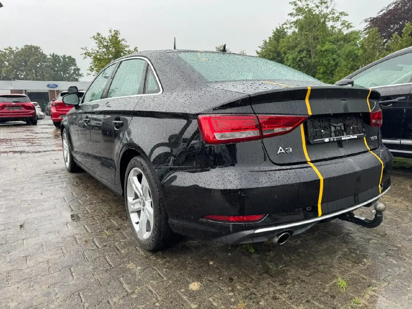 Audi A3 Limo sport *AHK-SHZ-PDC-Xenon* Schwarz - 2