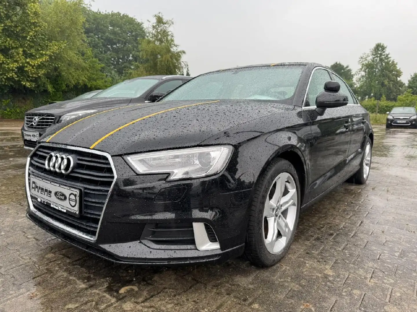 Audi A3 Limo sport *AHK-SHZ-PDC-Xenon* Schwarz - 1