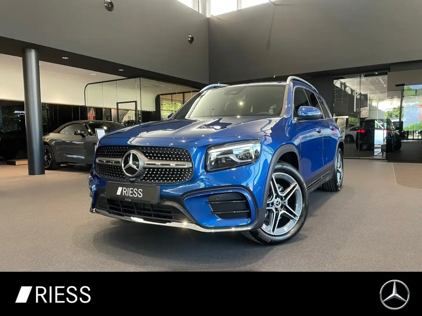 Mercedes-Benz GLB 200 d AMG+AHK+DISTR+MULTIBEAM+KEYLESS+TOTWKL Bleu - 1
