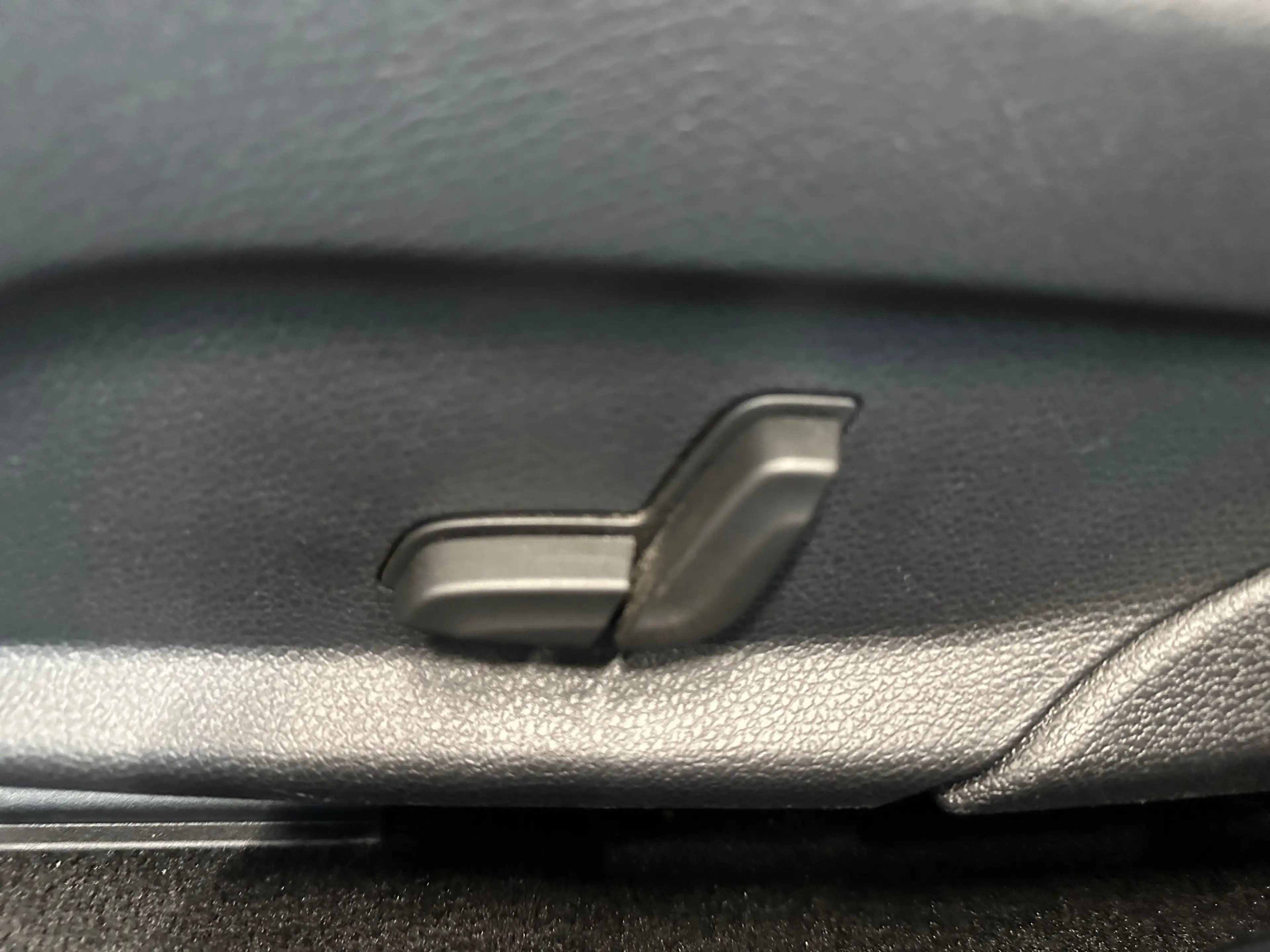 Mercedes-Benz E 200 d T AVANTGARDE+Burmester+AHK+LED+Navi+SHZ+ — photo 15