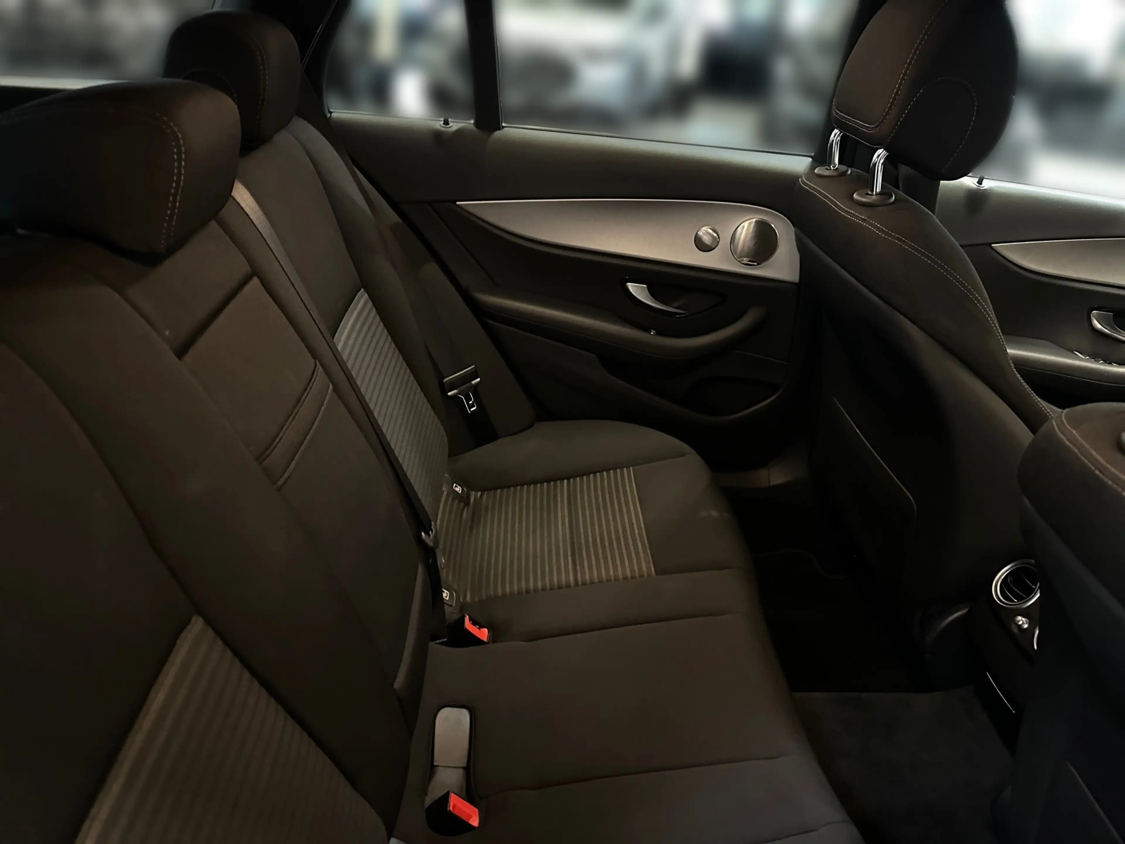 Mercedes-Benz E 200 d T AVANTGARDE+Burmester+AHK+LED+Navi+SHZ+ — photo 11