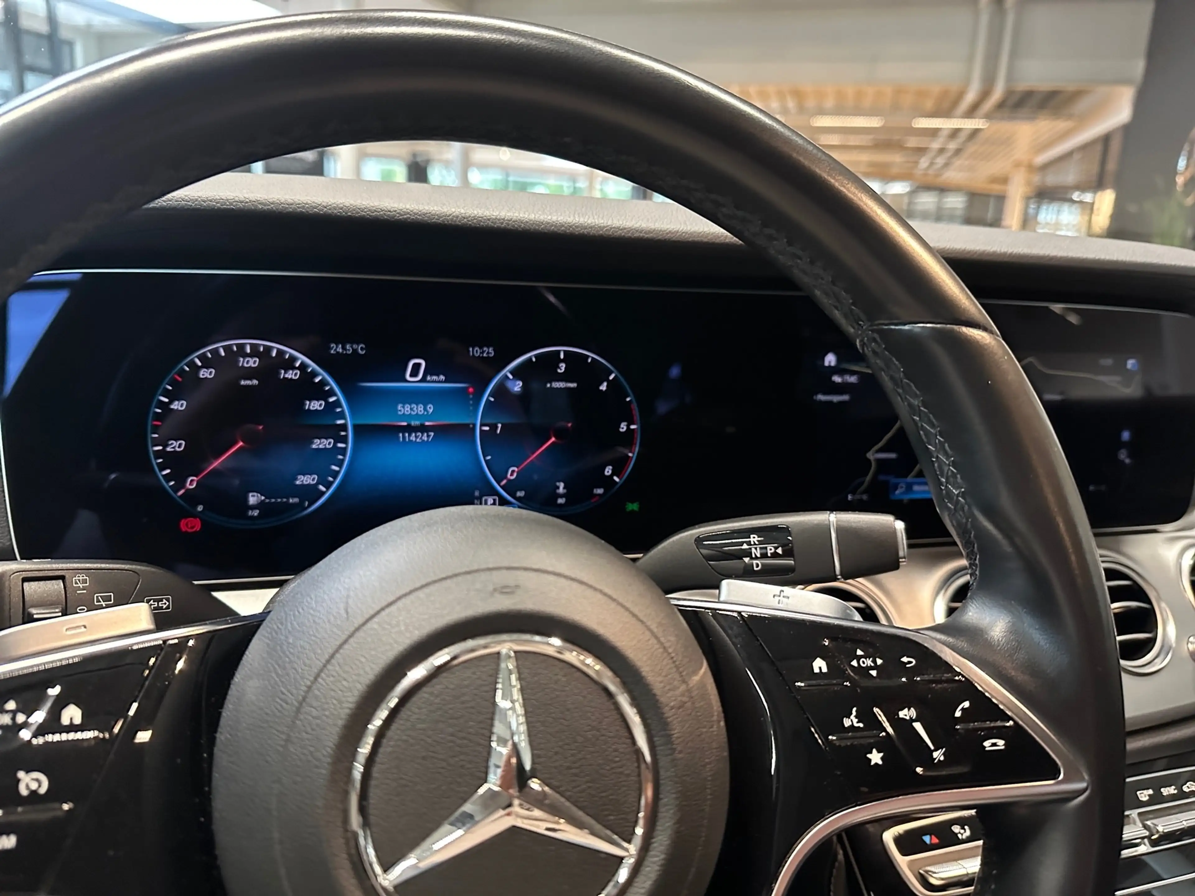 Mercedes-Benz E 200 d T AVANTGARDE+Burmester+AHK+LED+Navi+SHZ+ — photo 13