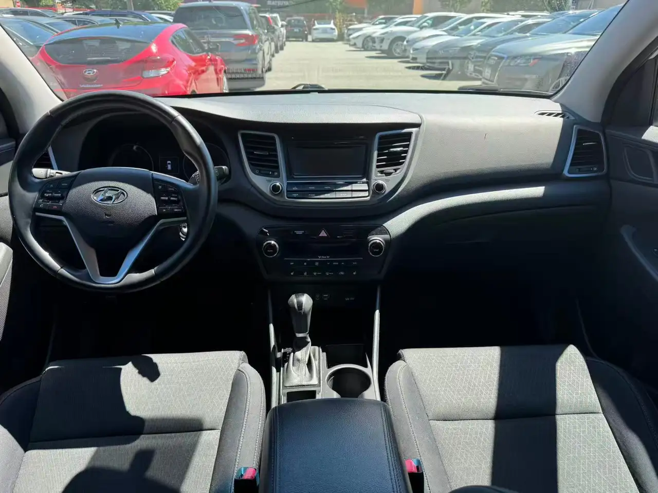 Hyundai TUCSON снимка Hyundai TUCSON