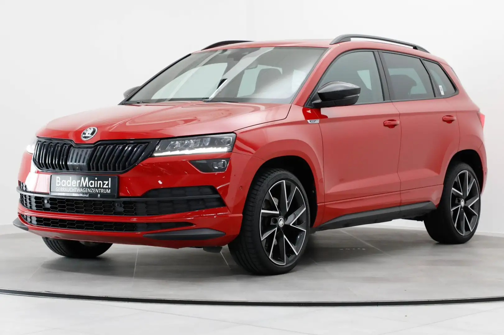 Skoda Karoq 1.5 TSI DSG Sportline AHK Pano LED Navi Rot - 2